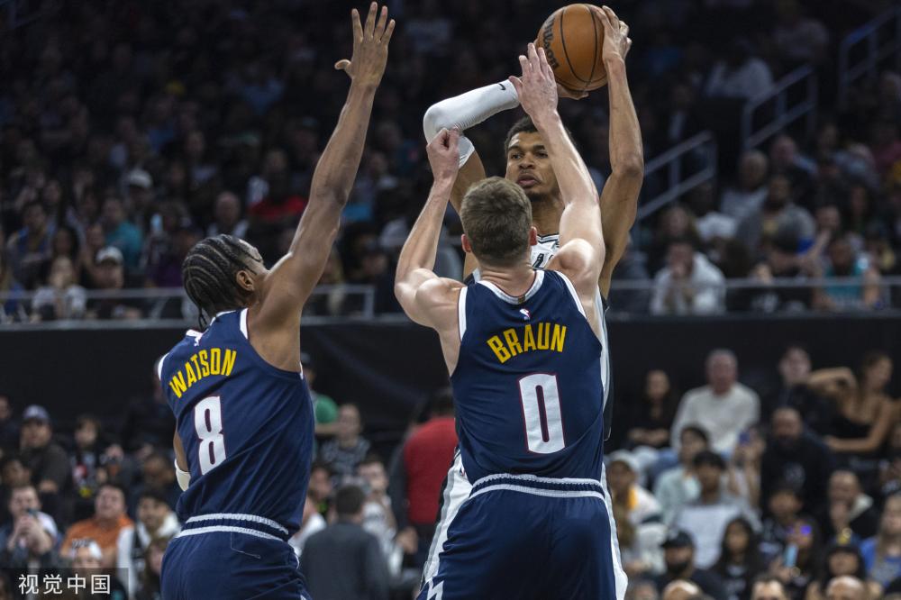 队步入一个 队步入一个