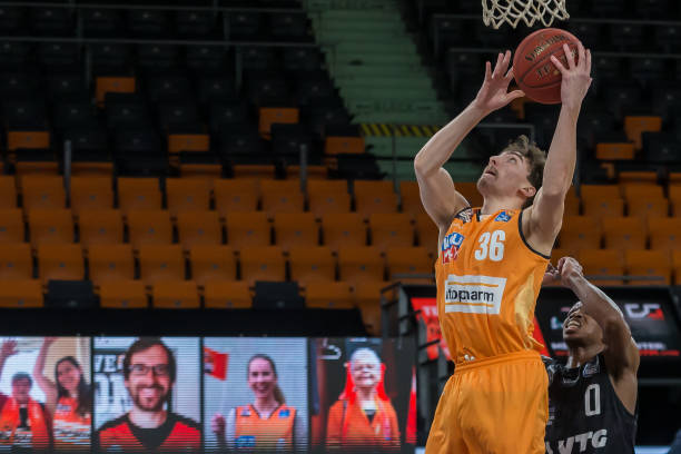 这两支亚洲 这两支亚洲