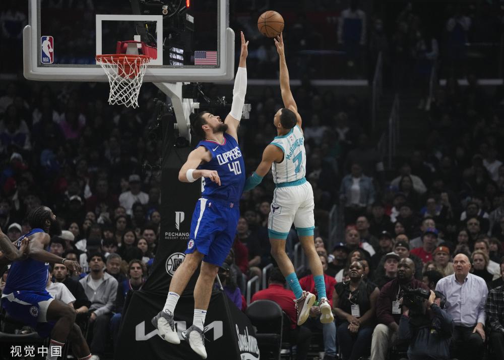 凭借出色的 凭借出色的